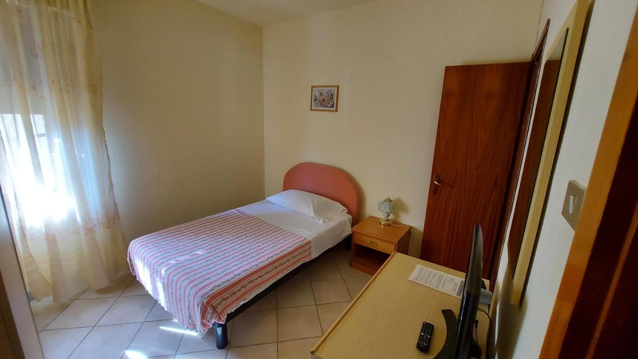Hotel Amelia Momigno